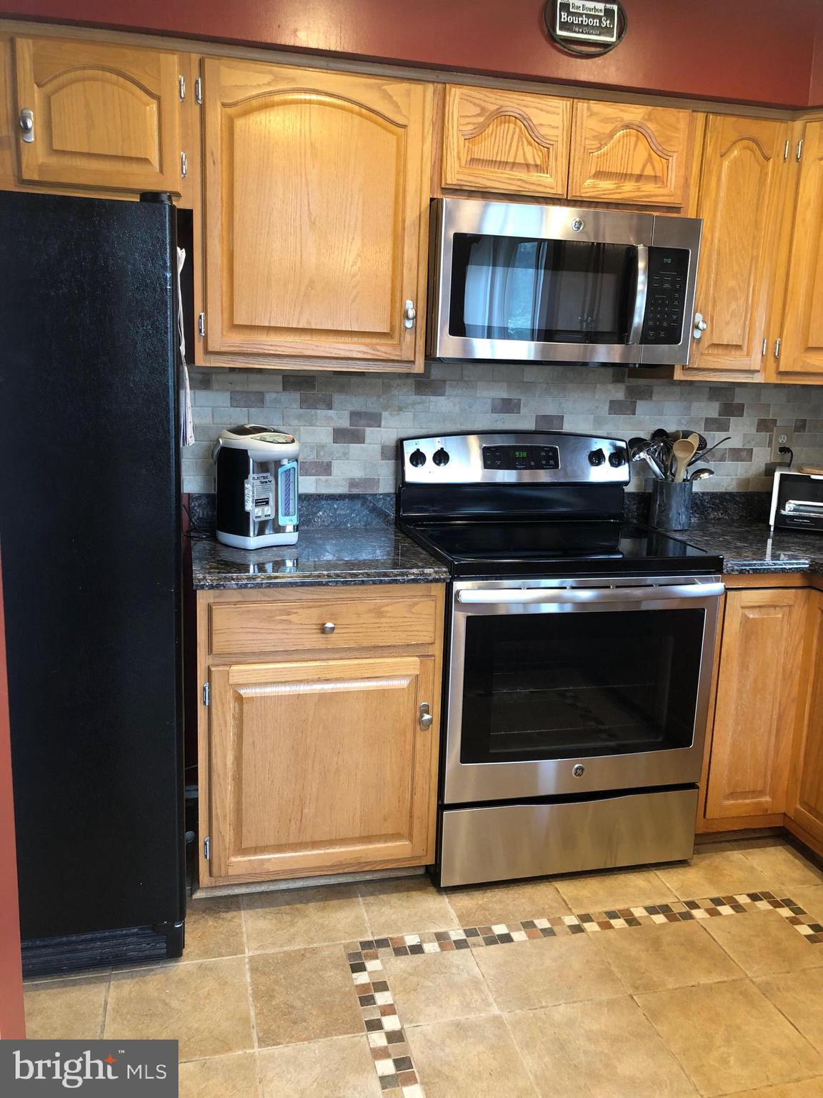 14205 Summit Lane Laurel, MD 20708 - Photo 16 of 48 Newer appliances