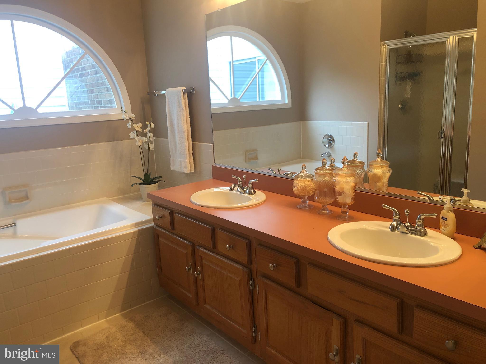 14205 Summit Lane Laurel, MD 20708 - Photo 31 of 48 Master Bath-double sinks, SepShower, walkIn closet