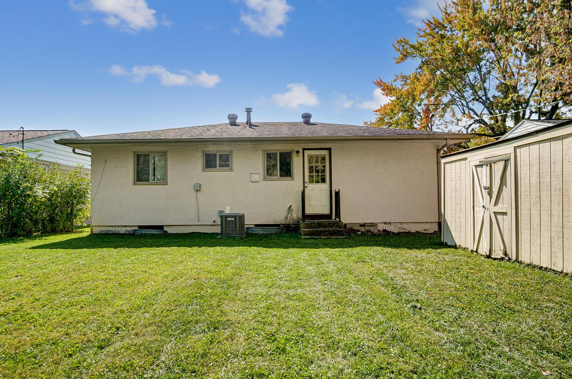 2094 Ward Road Columbus, OH 43224 - Photo 31 of 35 033