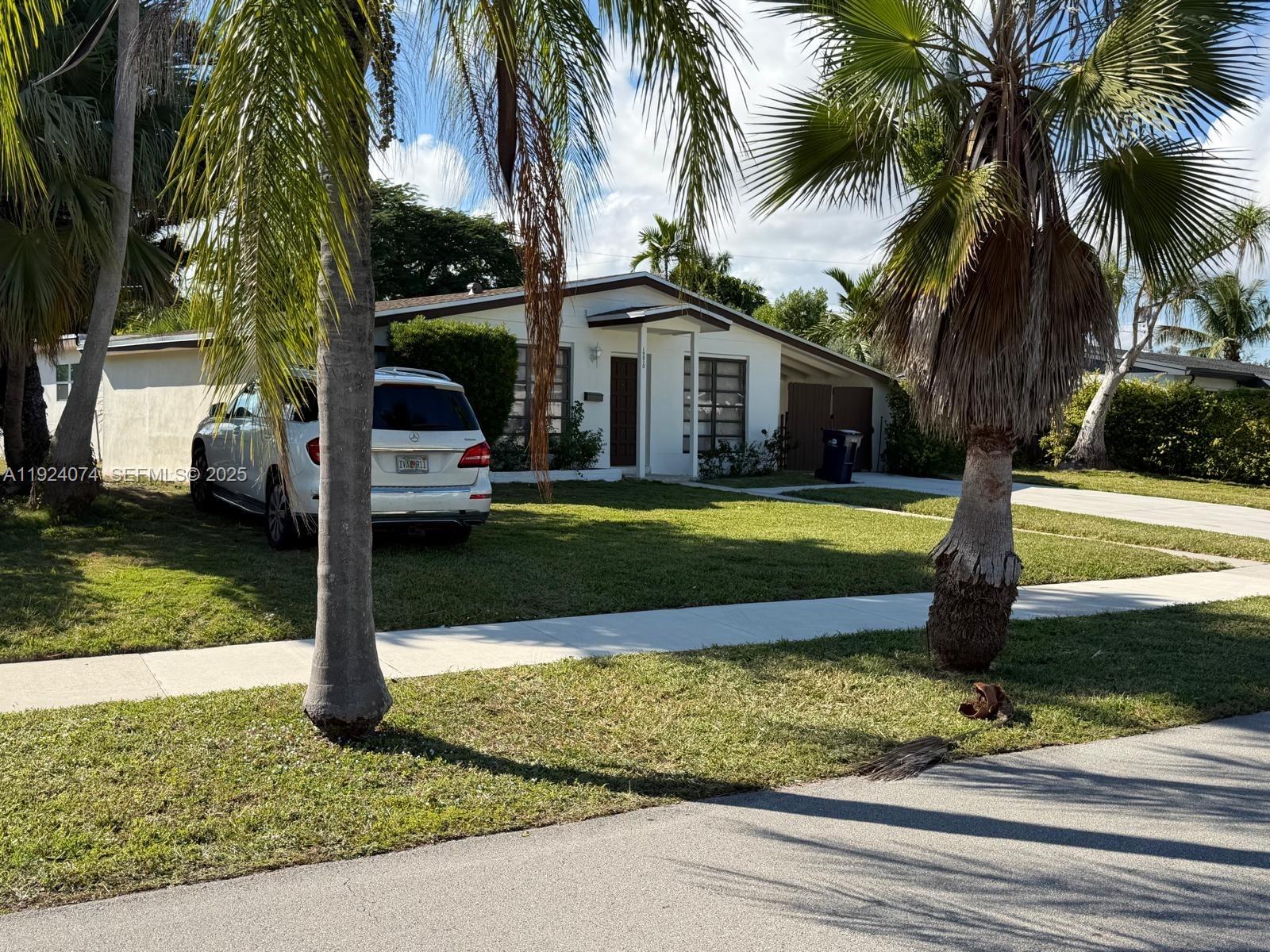 19810 Holiday Road Cutler Bay, FL 33157 - Photo 2 of 39