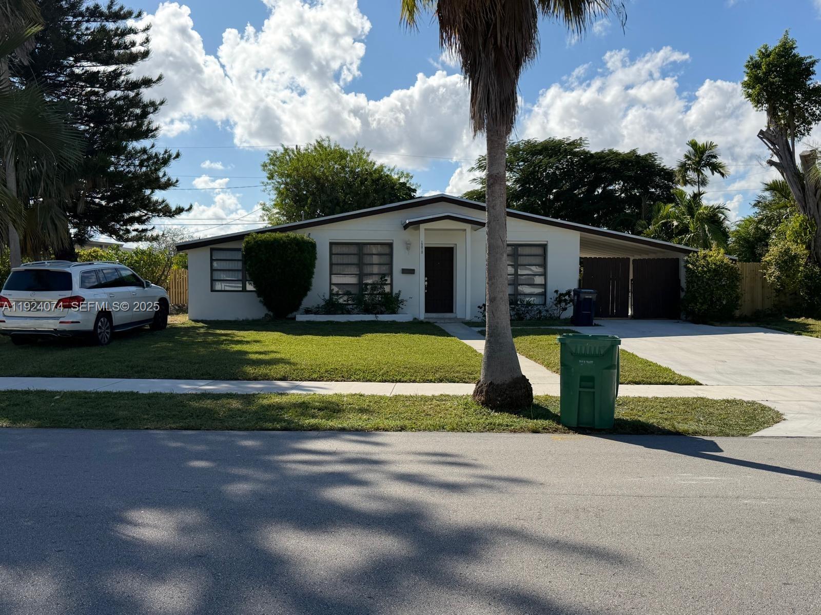 19810 Holiday Road Cutler Bay, FL 33157 - Photo 3 of 39