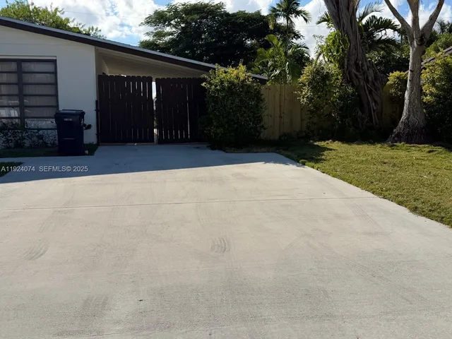 $4,750 | 19810 Holiday Road, Cutler Bay, FL 33157