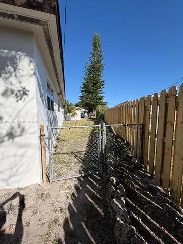 $4,750 | 19810 Holiday Road, Cutler Bay, FL 33157