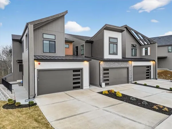 $649,950 | 9326 Freedom Street, Lenexa, KS 66227