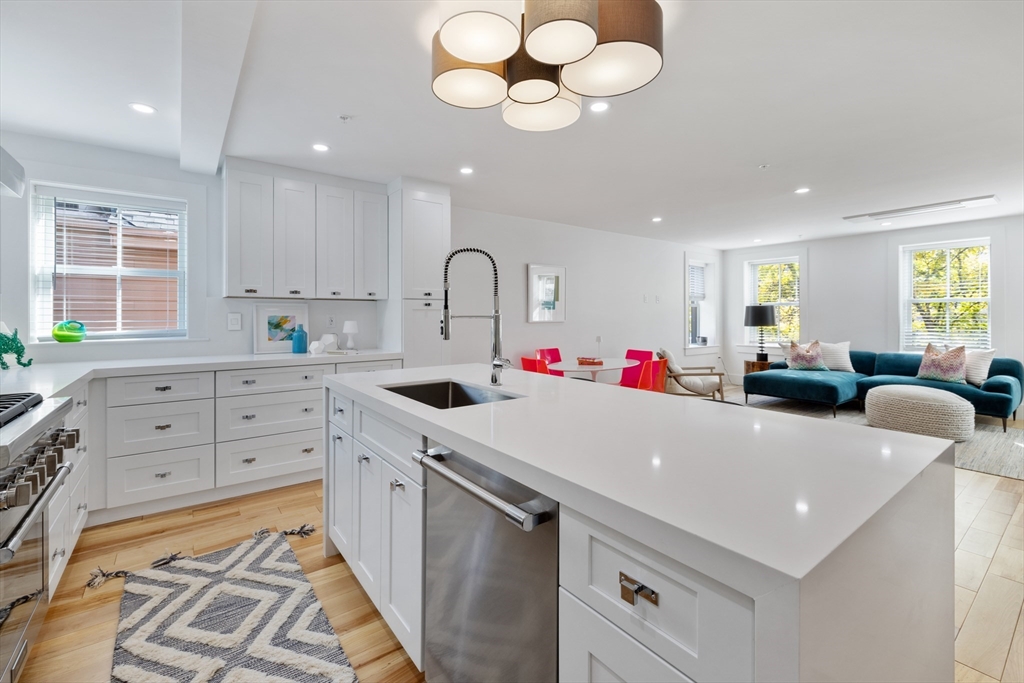 131 Spring Street, Unit PH Cambridge, MA 02141 - Photo 12 of 39 Gallery Image 12