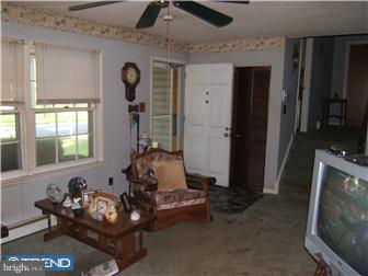 608 Postfield Road Newark, DE 19713 - Photo 2 of 10