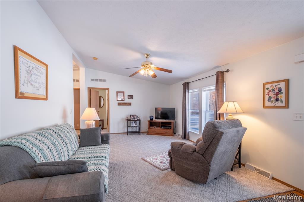 11944 North Wise Road Clare, MI 48617 - Photo 9 of 25 Gallery Image 9