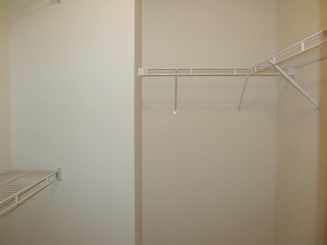 983 Kelly Lane, Unit 983 Sycamore, IL 60178 - Photo 17 of 25 a view of a room