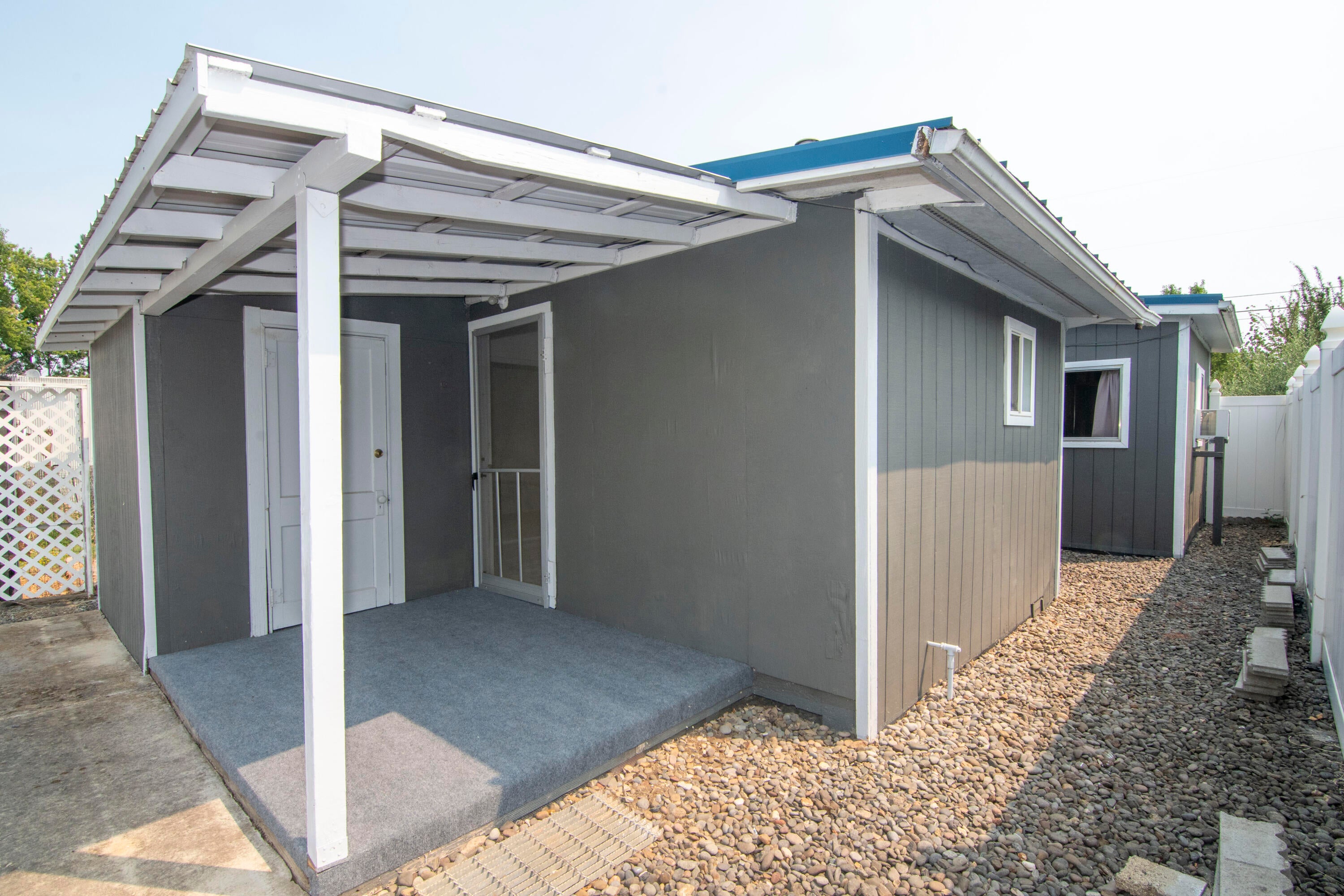 1728 Minear Road Medford, OR 97501 - Photo 68 of 68 ADU Utility & Porch