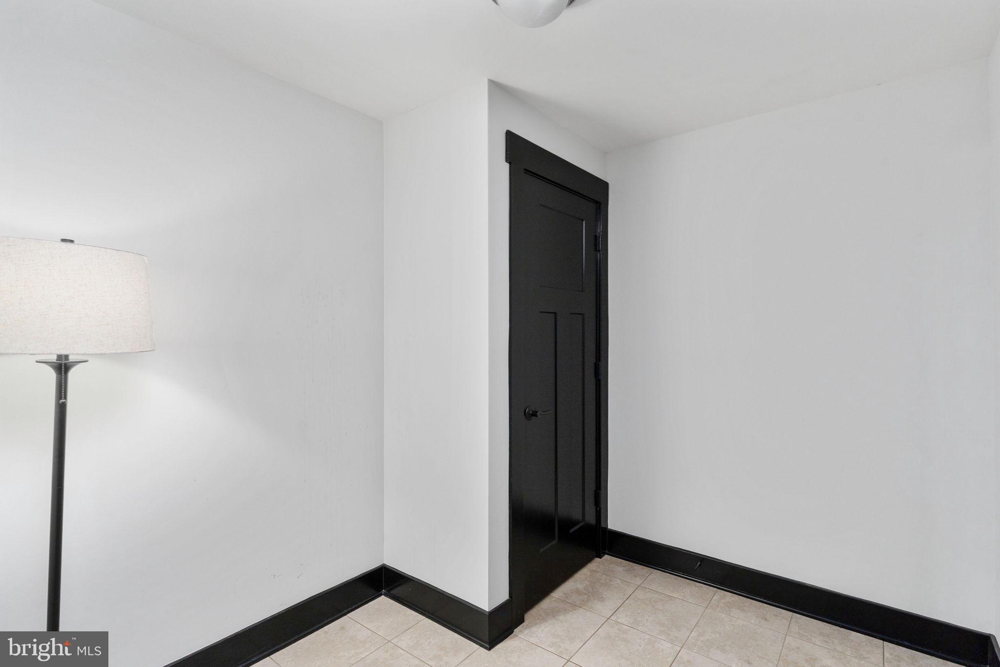 115 Saddle Ridge Lane Fredericksburg, VA 22406 - Photo 87 of 100 a view of hallway with closet
