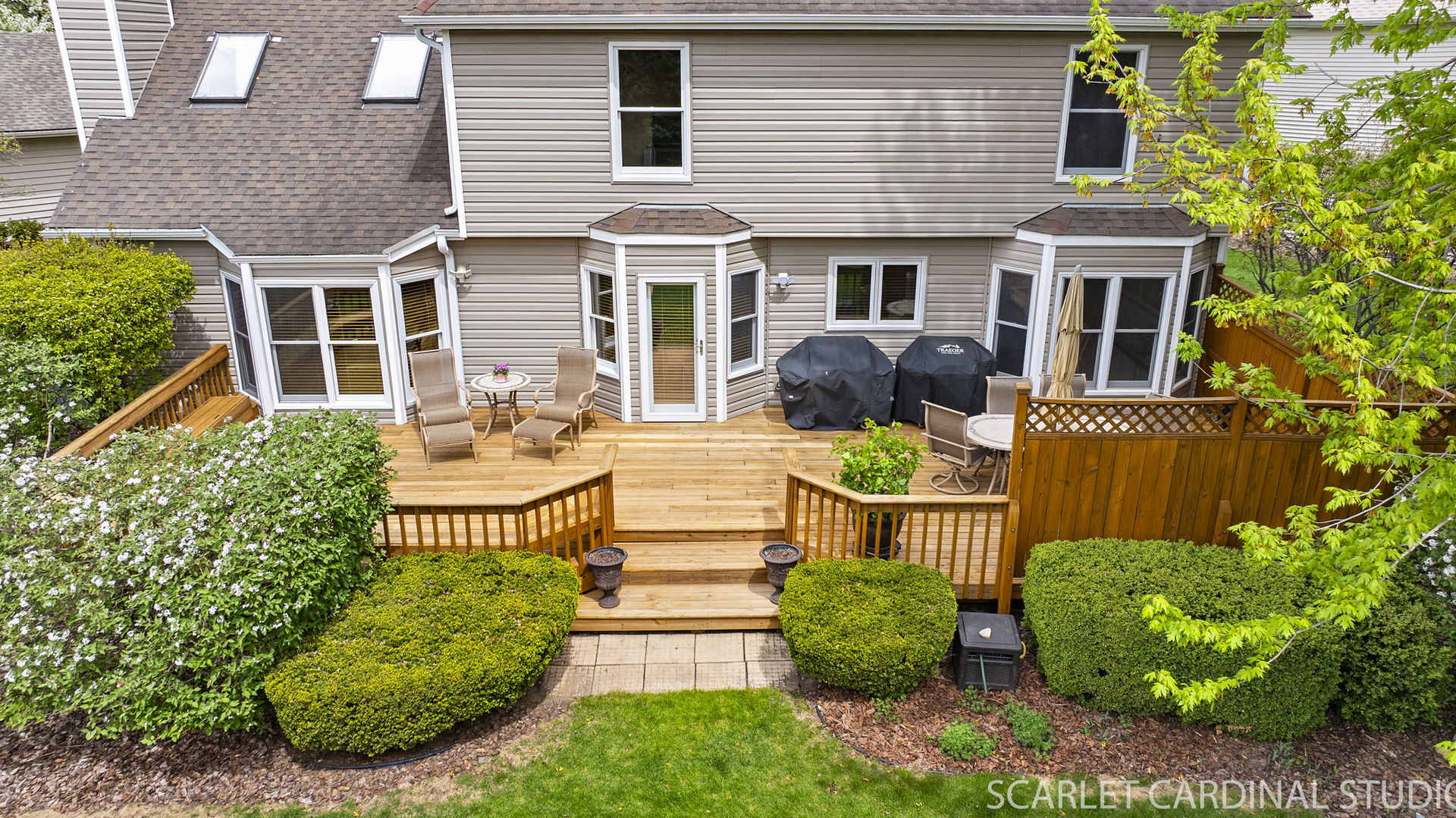 2565 Thornley Court Aurora, IL 60504 - Photo 28 of 59 front view of a house with a yard