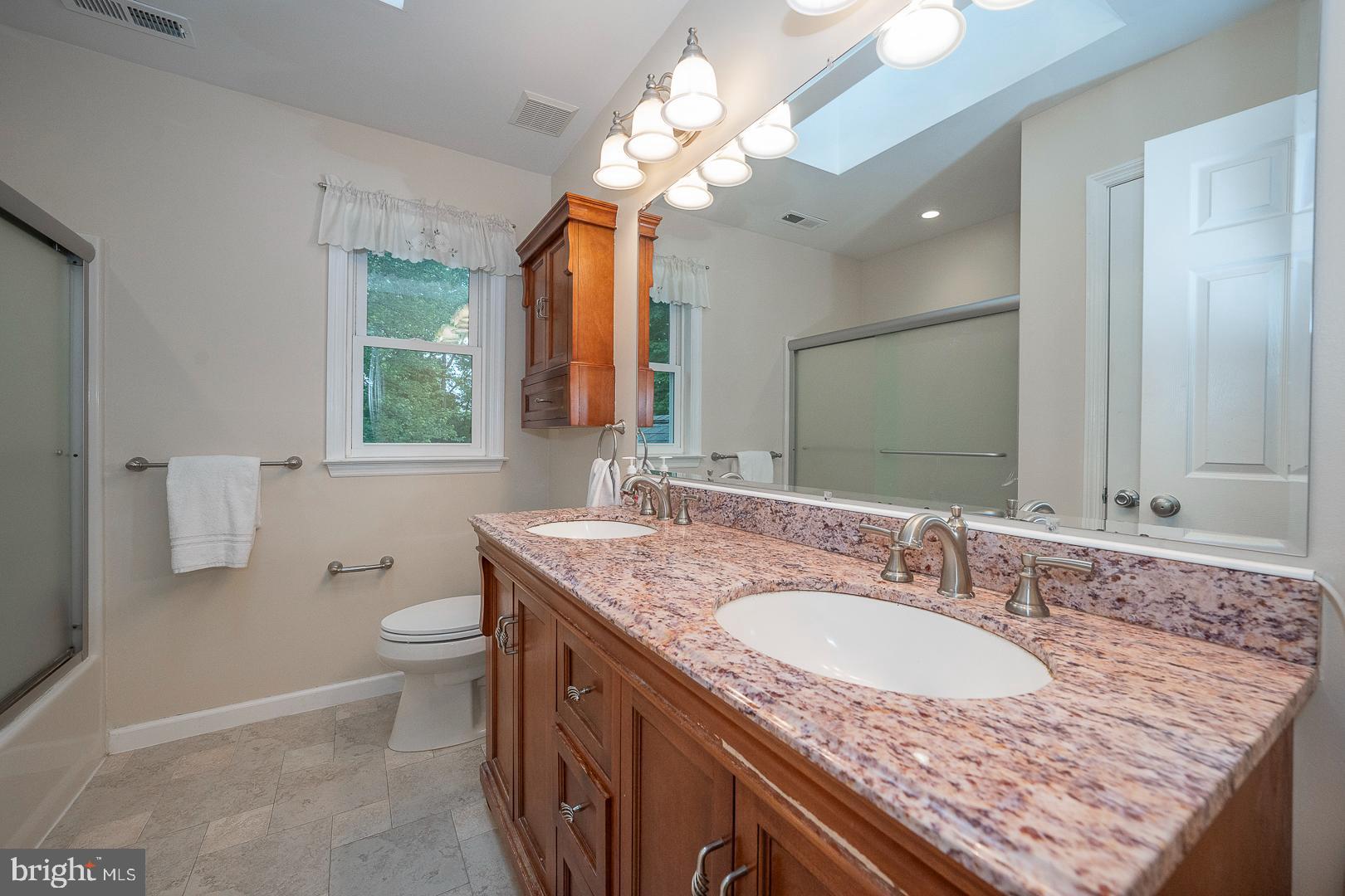 274 Watch Hill Road Exton, PA 19341 - Photo 41 of 58 Full Hall Bathroom