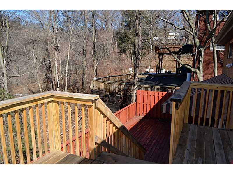 409 Walnut Road Ben Avon, PA 15202 - Photo 19 of 22 Patio/Deck.