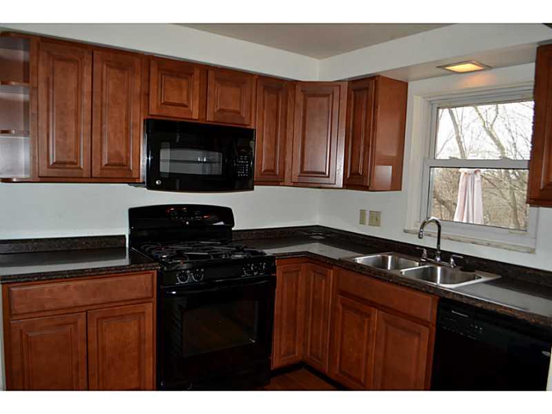 409 Walnut Road Ben Avon, PA 15202 - Photo 8 of 22 Kitchen.