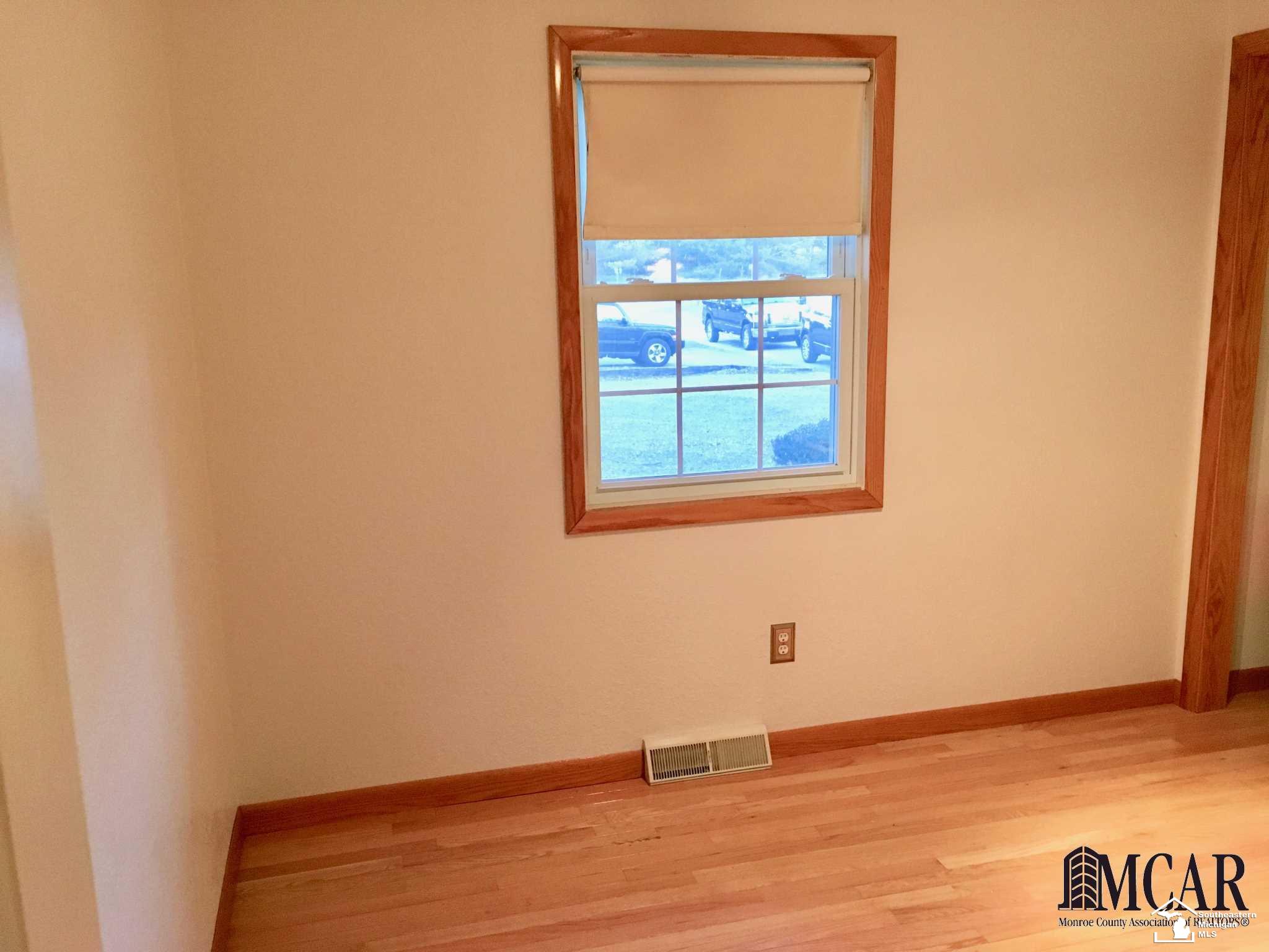 10803 Secor Road Temperance, MI 48182 - Photo 23 of 24 21427177-22.JPG