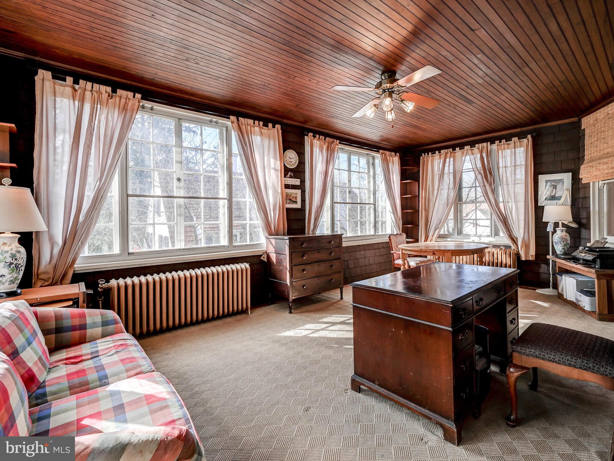 202 Edgevale Road Baltimore, MD 21210 - Photo 25 of 40 Office/sitting area off of the primary bedroom