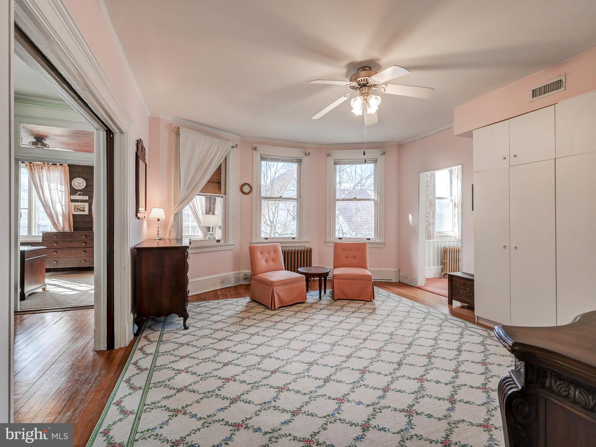 202 Edgevale Road Baltimore, MD 21210 - Photo 26 of 40 Dressing room