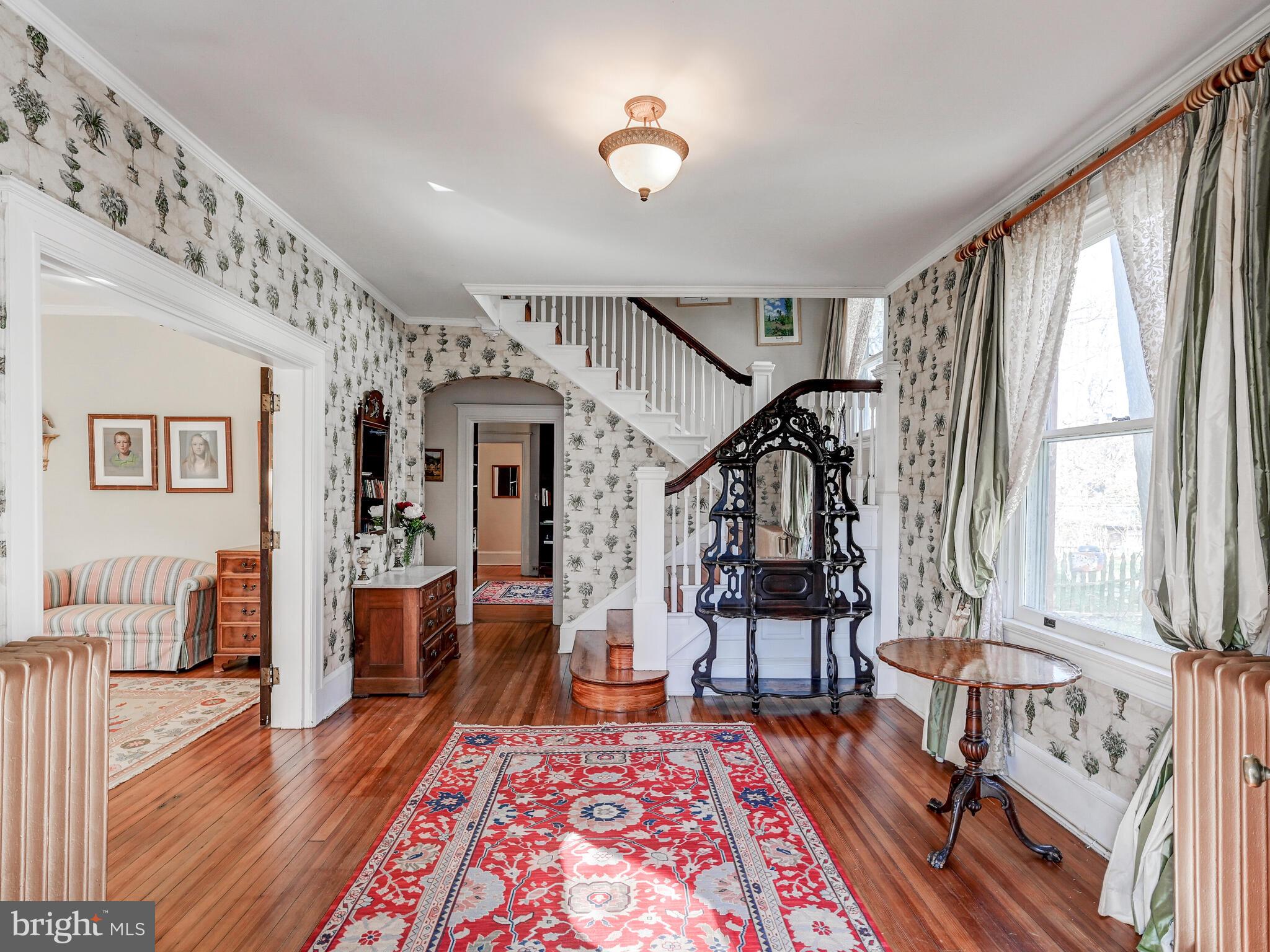 202 Edgevale Road Baltimore, MD 21210 - Photo 4 of 40 Entrance to Foyer