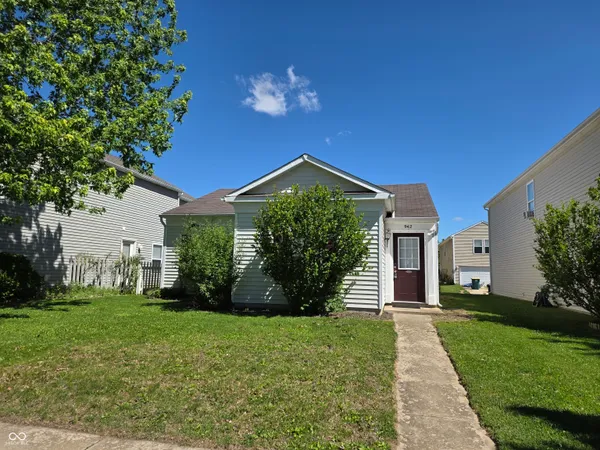 $235,000 | 942 Brookstone Drive, Franklin, IN 46131