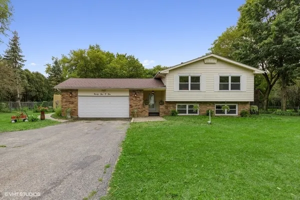 $360,000 | 9505 Elm Lane, Crystal Lake, IL 60014