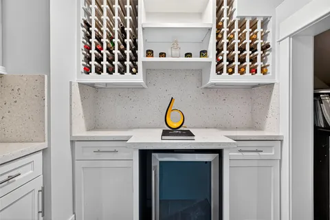 $1,569,000 | 2217 West Main Street, Houston, TX 77098