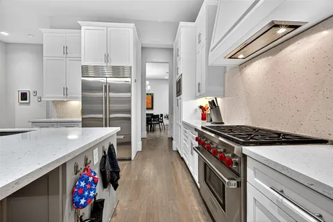 $1,569,000 | 2217 West Main Street, Houston, TX 77098