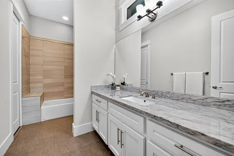 $1,569,000 | 2217 West Main Street, Houston, TX 77098