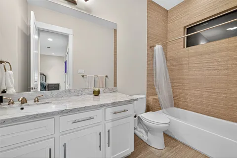 $1,569,000 | 2217 West Main Street, Houston, TX 77098