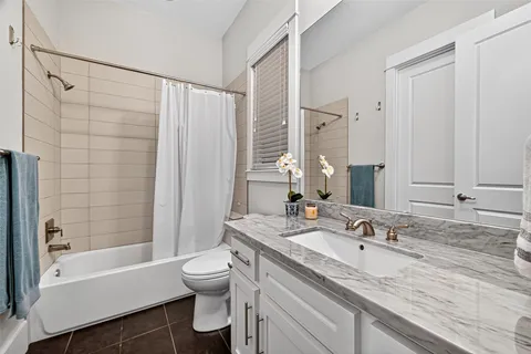 $1,569,000 | 2217 West Main Street, Houston, TX 77098