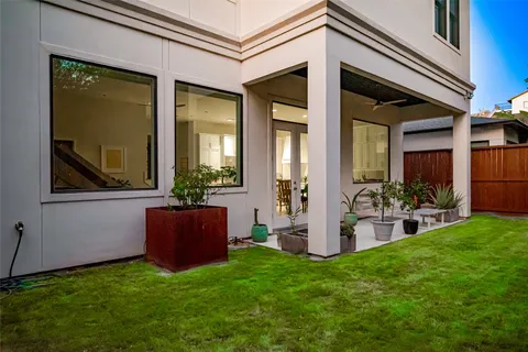 $1,569,000 | 2217 West Main Street, Houston, TX 77098