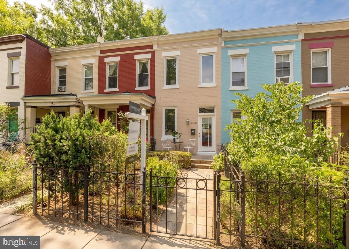 825 L Street Northeast Washington, DC 20002 - Photo 1 of 26