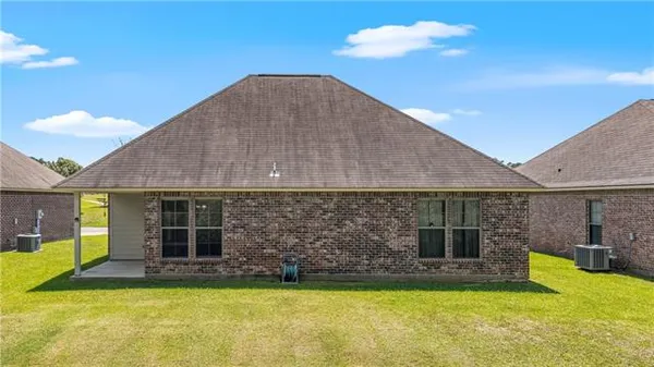 $250,000 | 413 Crossover Road, Pineville, LA 71360