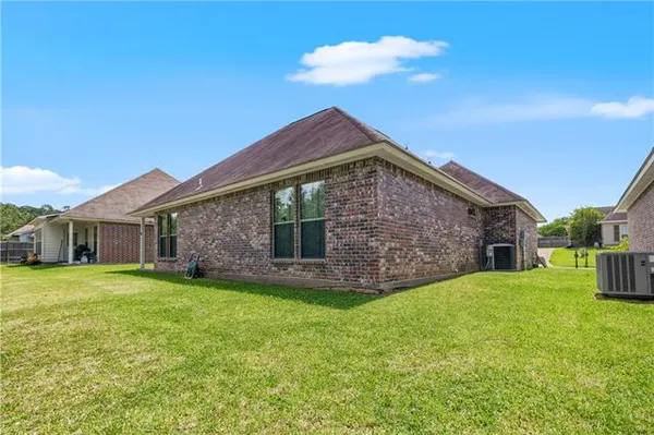 $250,000 | 413 Crossover Road, Pineville, LA 71360