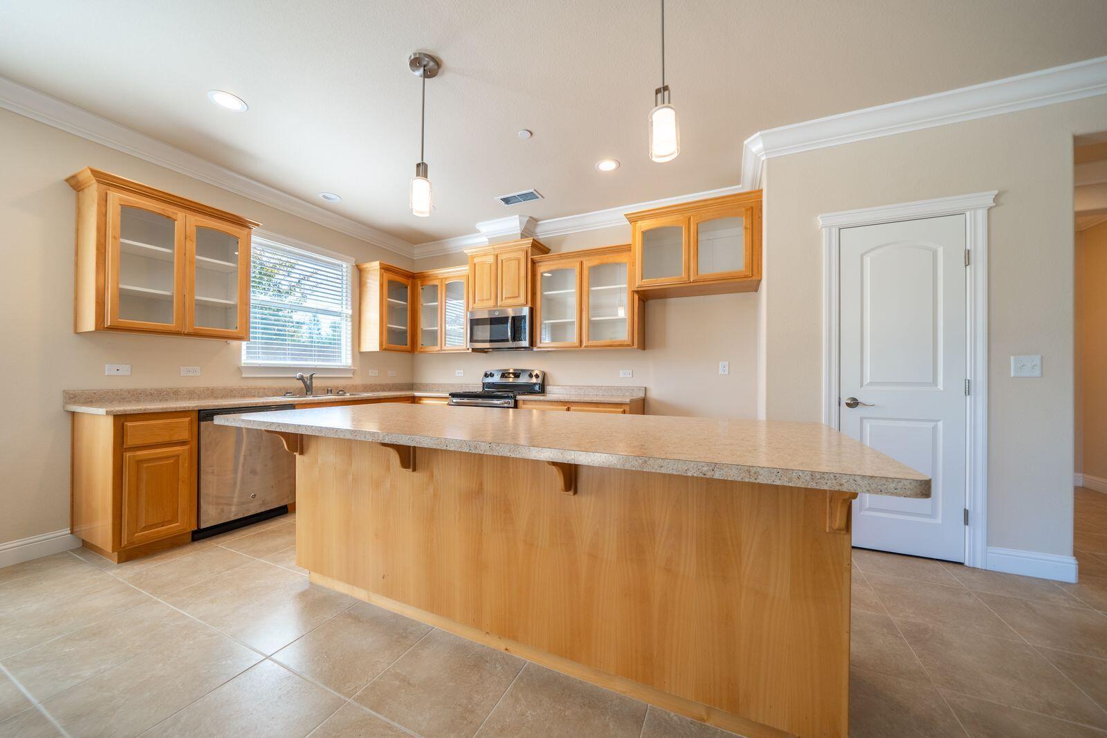 3498 Hotlam Road Redding, CA 96002 - Photo 4 of 48 w5-2peSg