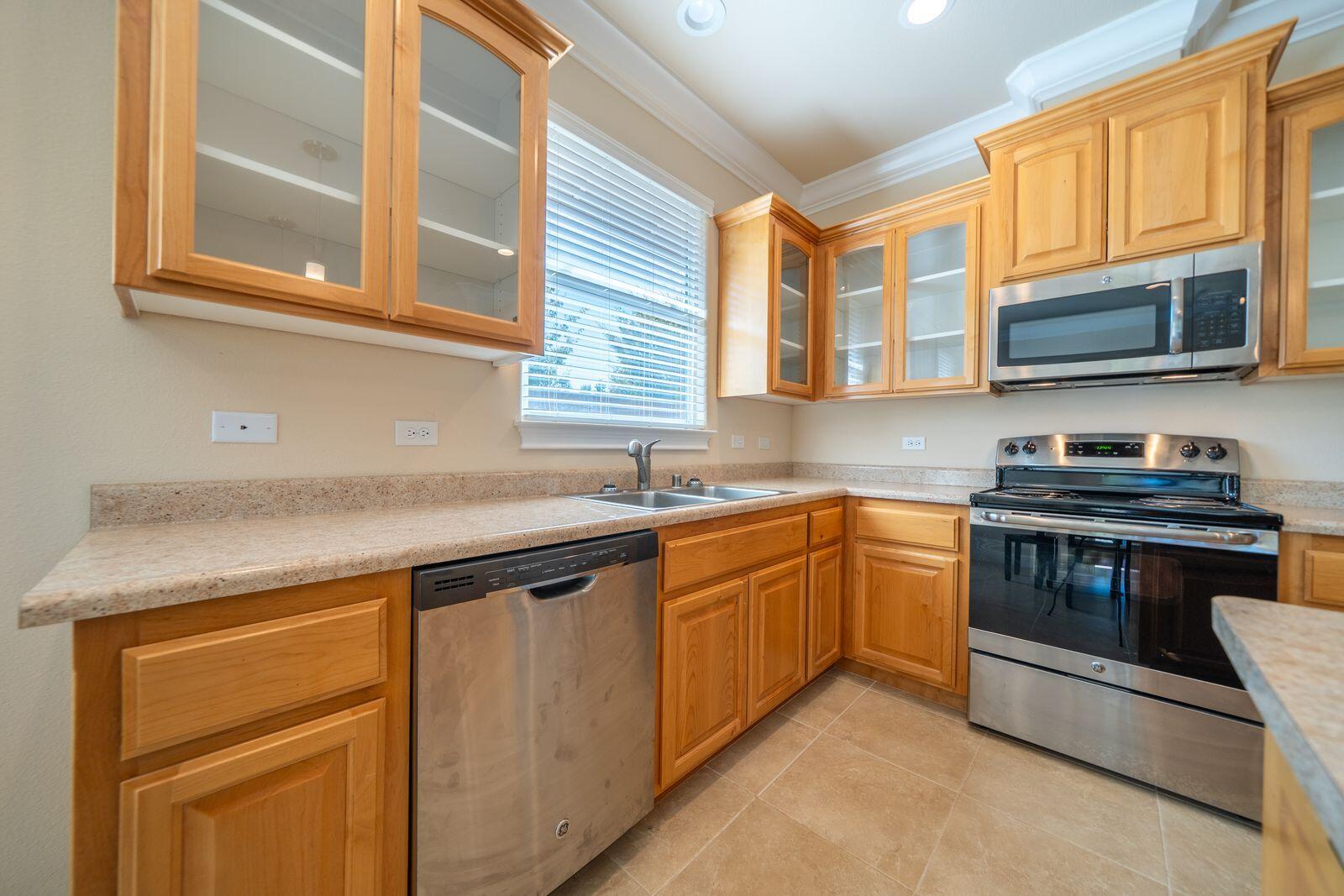 3498 Hotlam Road Redding, CA 96002 - Photo 7 of 48 vWq-p4-Q