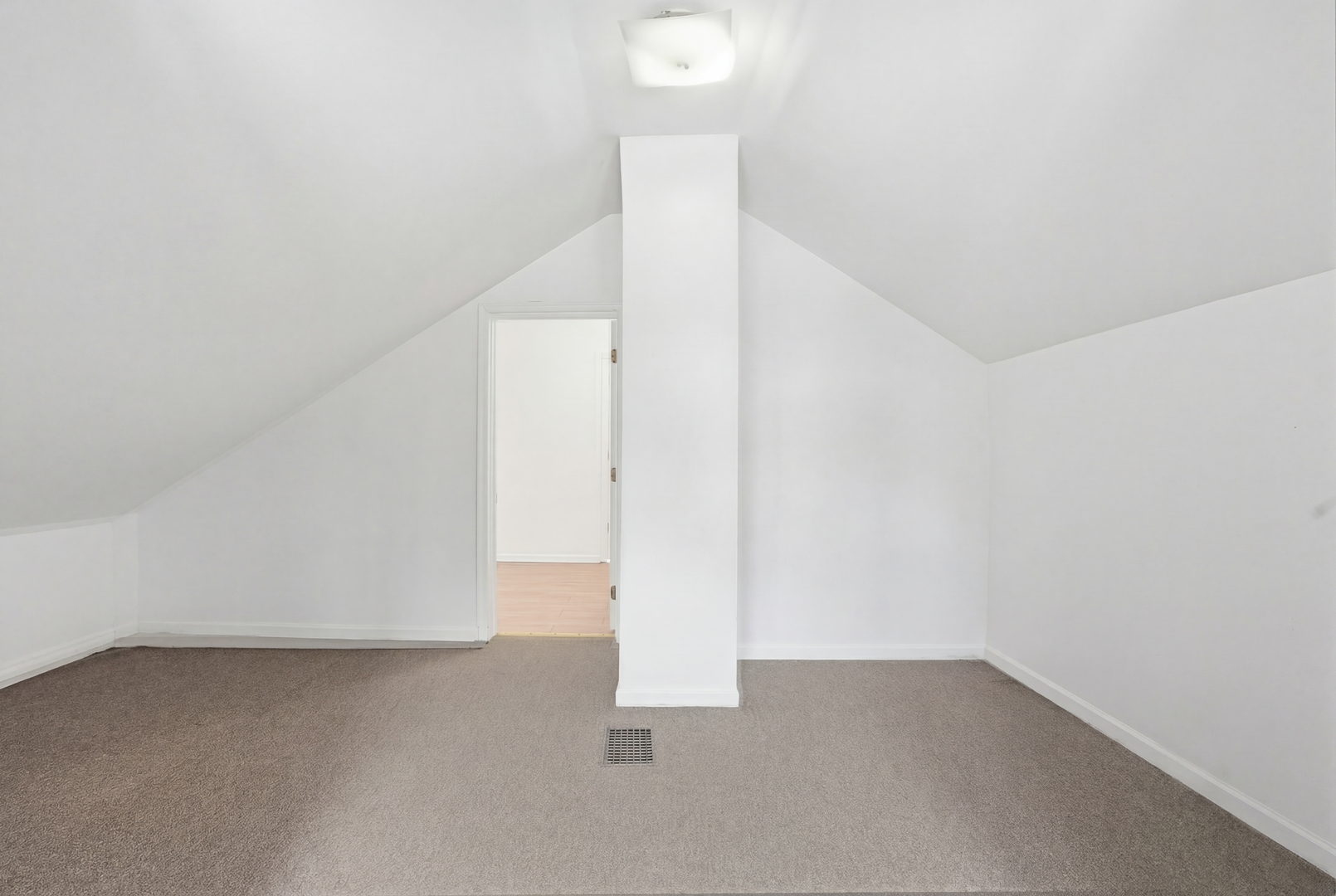 5014 West Strong Street Chicago, IL 60630 - Photo 12 of 33