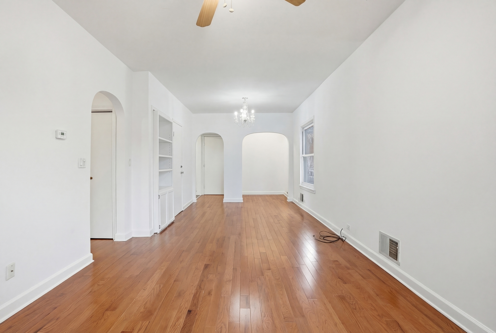 5014 West Strong Street Chicago, IL 60630 - Photo 3 of 33