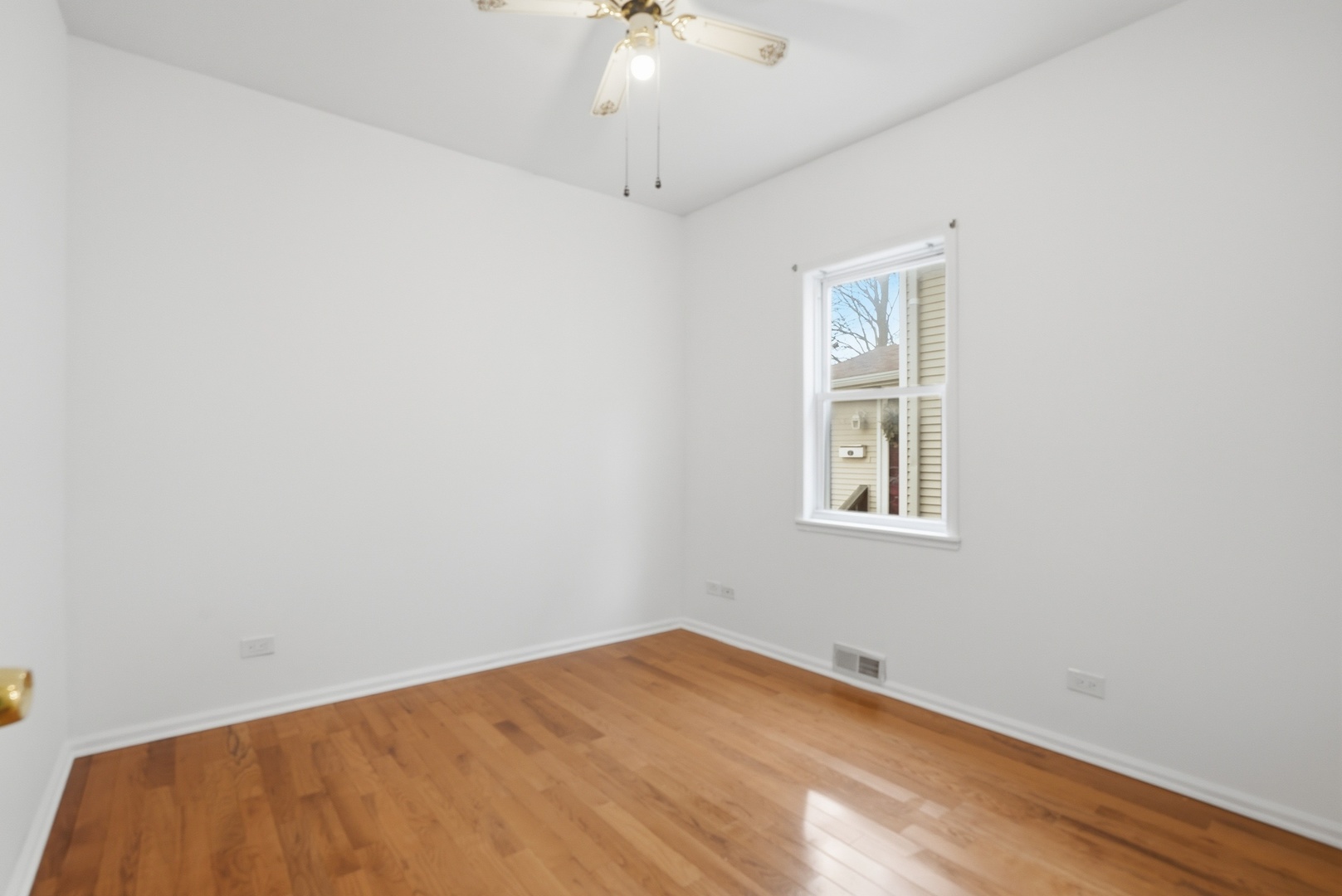 5014 West Strong Street Chicago, IL 60630 - Photo 5 of 33