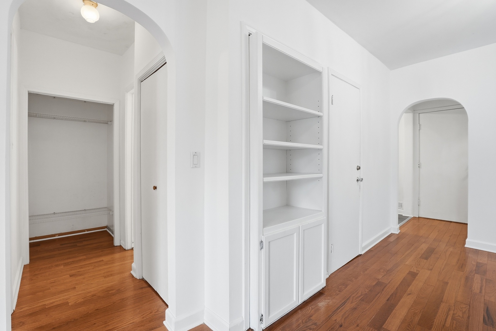 5014 West Strong Street Chicago, IL 60630 - Photo 7 of 33