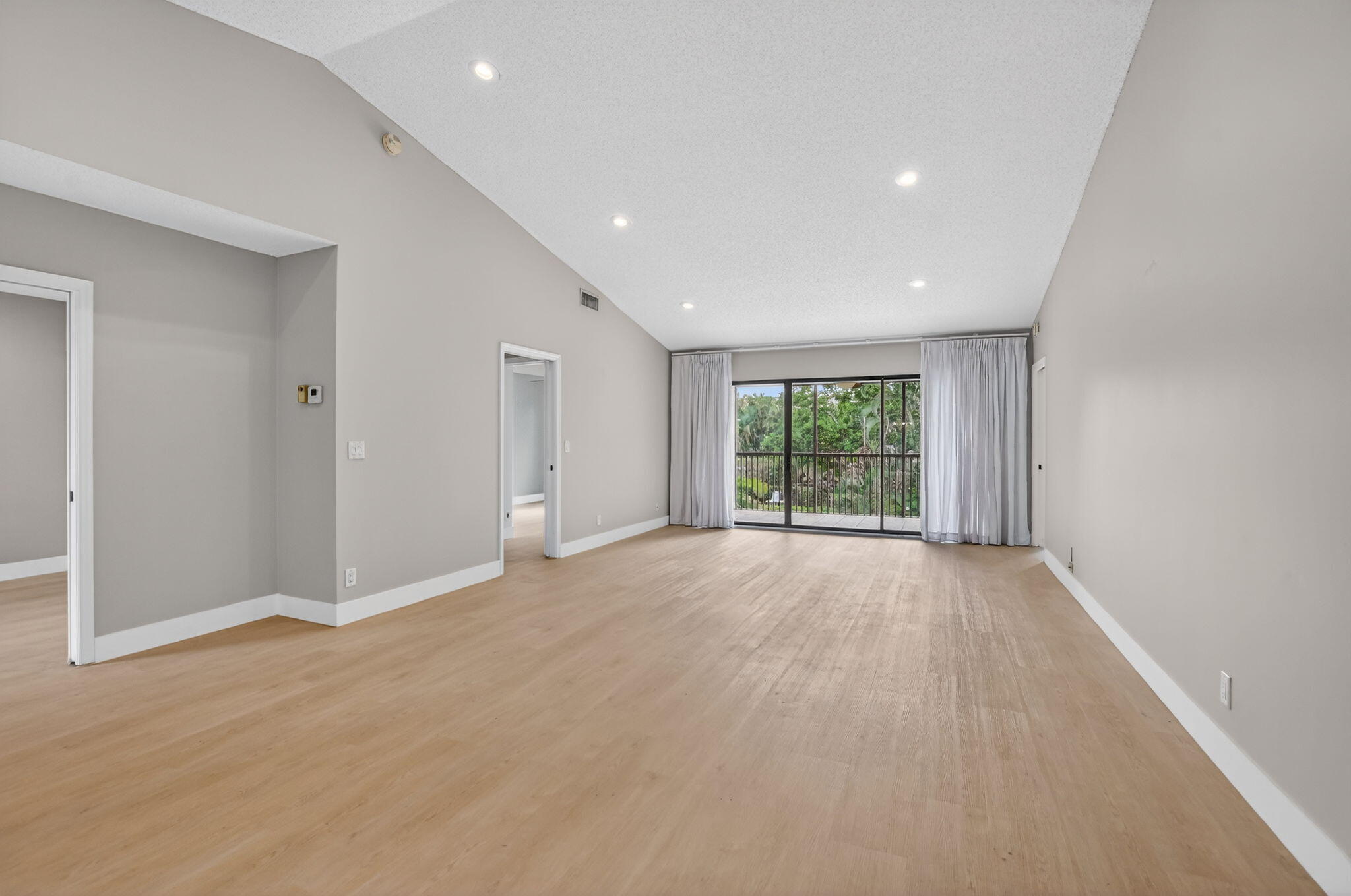 6769 Montego Bay Boulevard, Unit F Boca Raton, FL 33433 - Photo 5 of 35 8-web-or-mls-DSC_7020