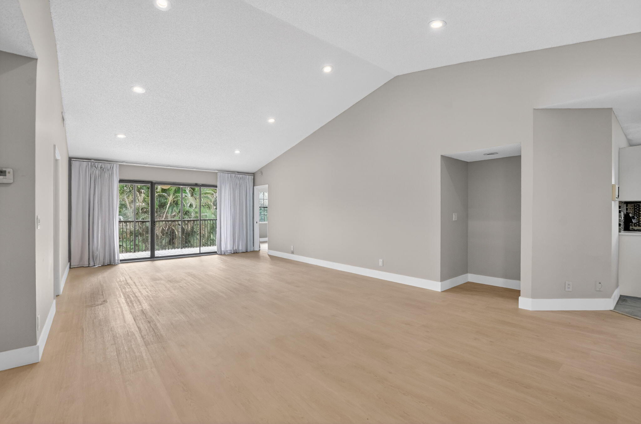 6769 Montego Bay Boulevard, Unit F Boca Raton, FL 33433 - Photo 9 of 35 7-web-or-mls-DSC_7018