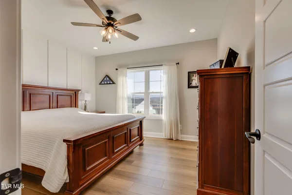 $575,000 | 1492 Orchard View Lane, Piney Flats, TN 37686