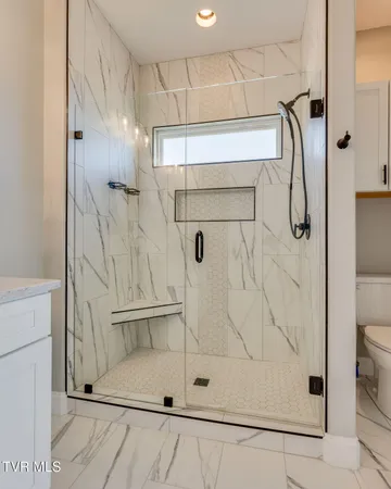 $575,000 | 1492 Orchard View Lane, Piney Flats, TN 37686