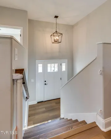 $575,000 | 1492 Orchard View Lane, Piney Flats, TN 37686