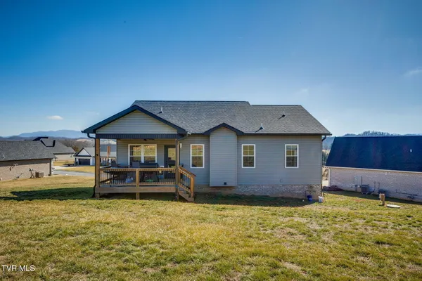 $575,000 | 1492 Orchard View Lane, Piney Flats, TN 37686