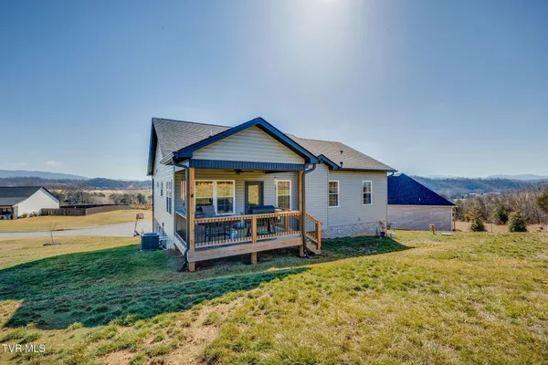 $575,000 | 1492 Orchard View Lane, Piney Flats, TN 37686