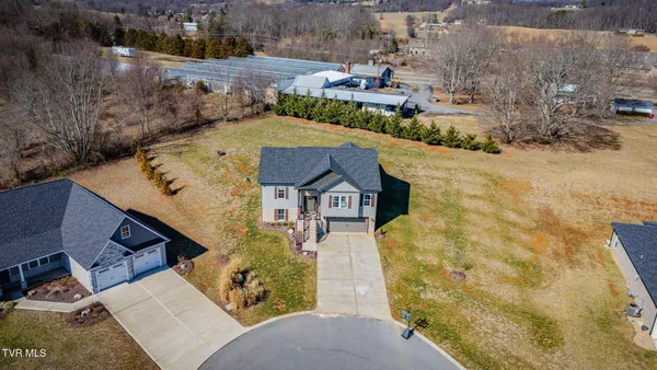 $575,000 | 1492 Orchard View Lane, Piney Flats, TN 37686