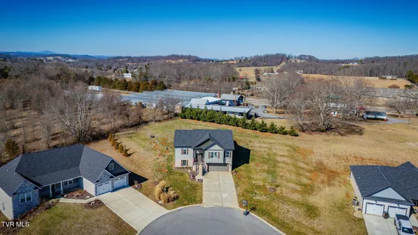 $575,000 | 1492 Orchard View Lane, Piney Flats, TN 37686
