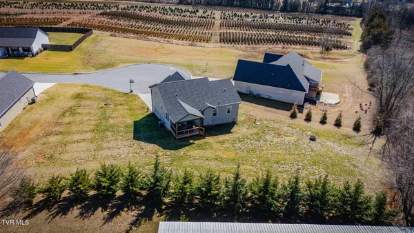 $575,000 | 1492 Orchard View Lane, Piney Flats, TN 37686