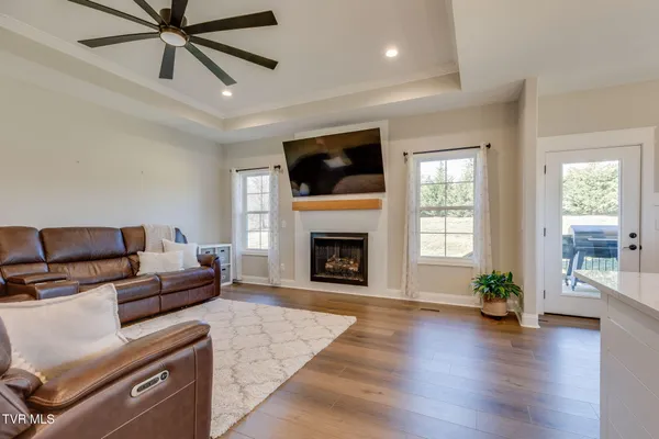 $575,000 | 1492 Orchard View Lane, Piney Flats, TN 37686
